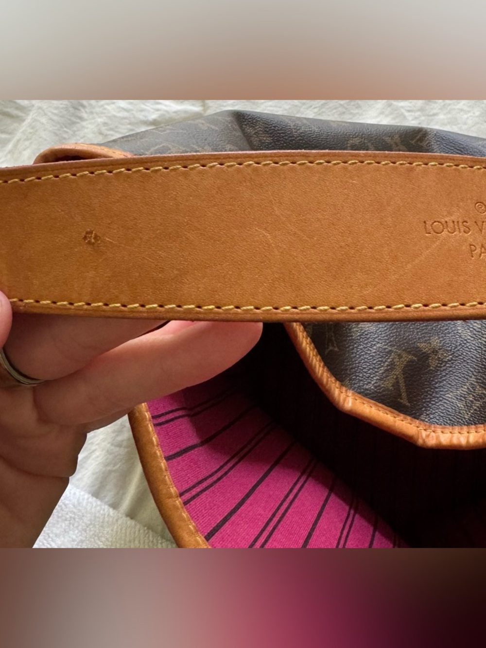 Louis Vuitton Delightful MM Monogram Shoulder Bag with Pink Interior - Picture 7 of 8